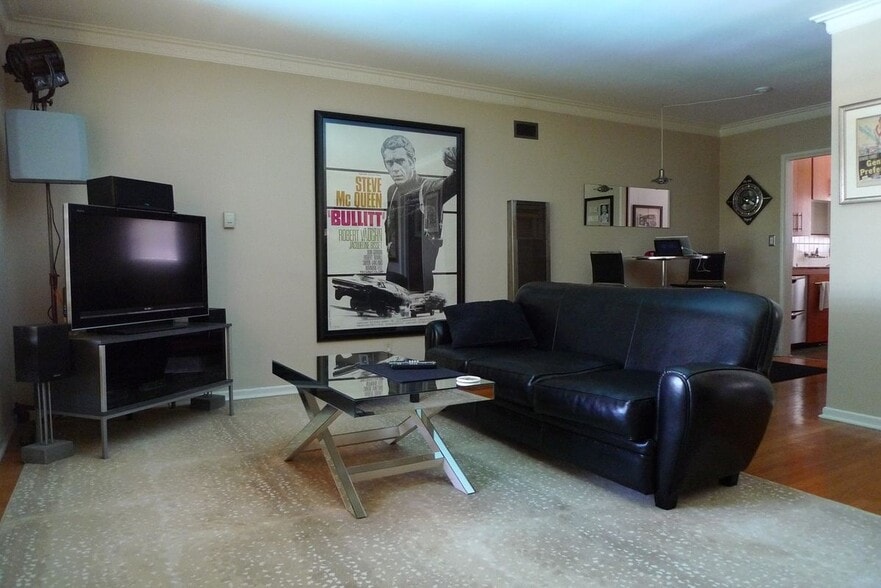 Building Photo - 1615 Laurel Ave