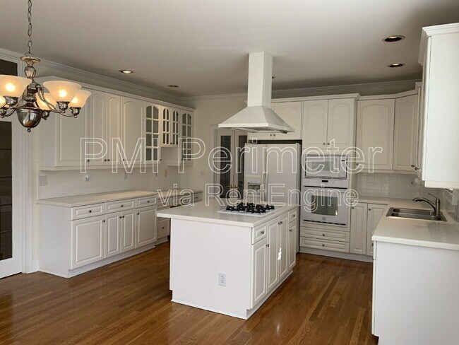 Building Photo - 389 Bridgebrook Ln SW