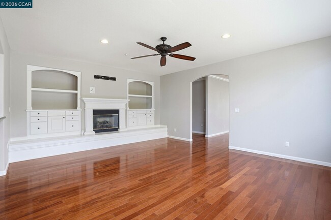 Building Photo - 354 Pebble Beach Dr