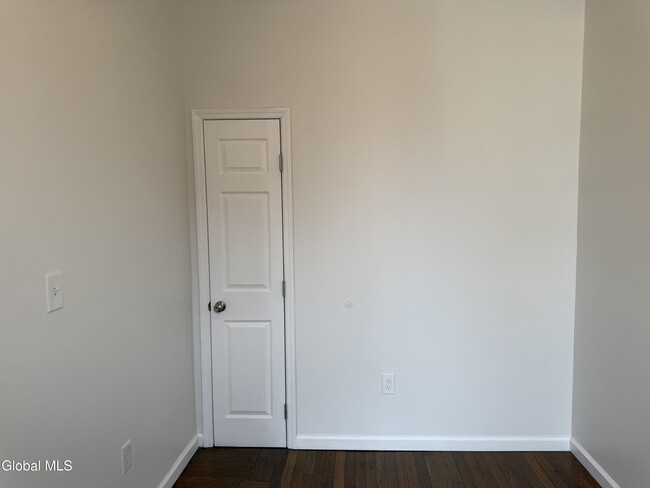 Building Photo - 346 Madison Ave