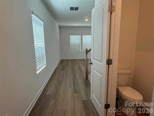 Building Photo - 436 Luna Ln