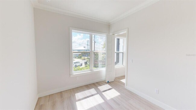 Building Photo - 771 Gran Kaymen Way
