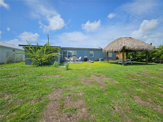 Building Photo - 4182 Gardner Dr
