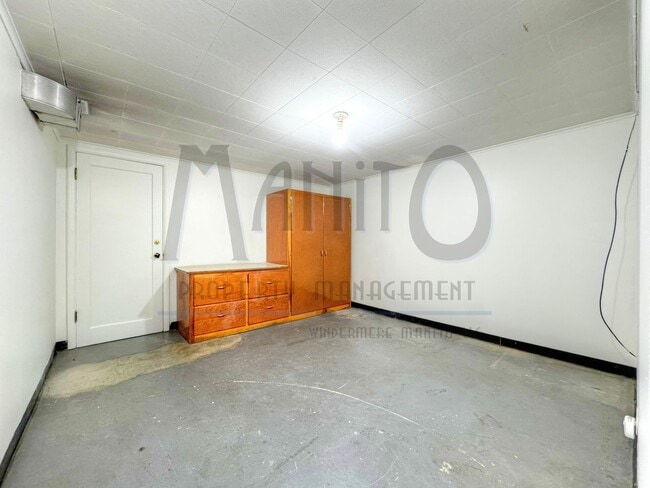Building Photo - Tranquil Home Steps from Manito Park