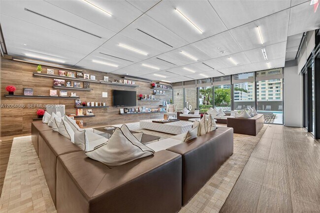 Building Photo - 1080 Brickell Ave