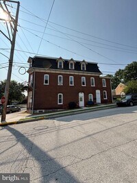 Building Photo - 300 S Main St