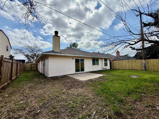 Building Photo - 10722 Sashay Dr