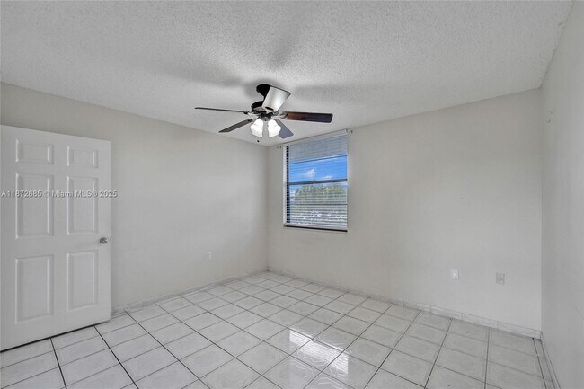 Building Photo - 1502 Whitehall Dr