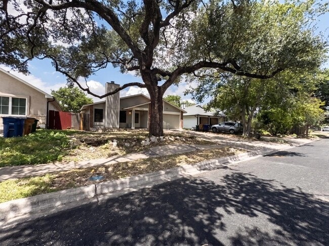 Building Photo - 13004 Campos Dr