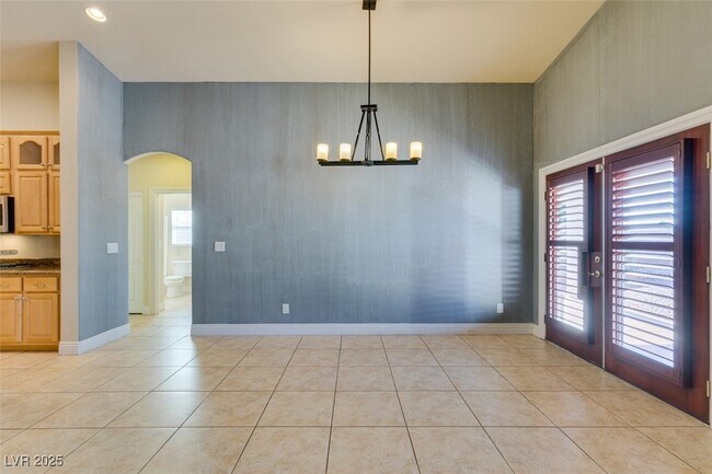 Building Photo - 2255 Double Tree Ave
