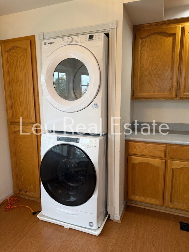 Building Photo - 400 El Dorado Ave