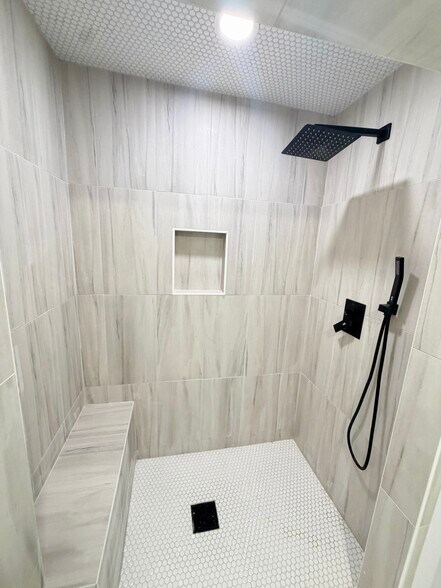 Owner’s suite - 984 Woodbourne Dr SW