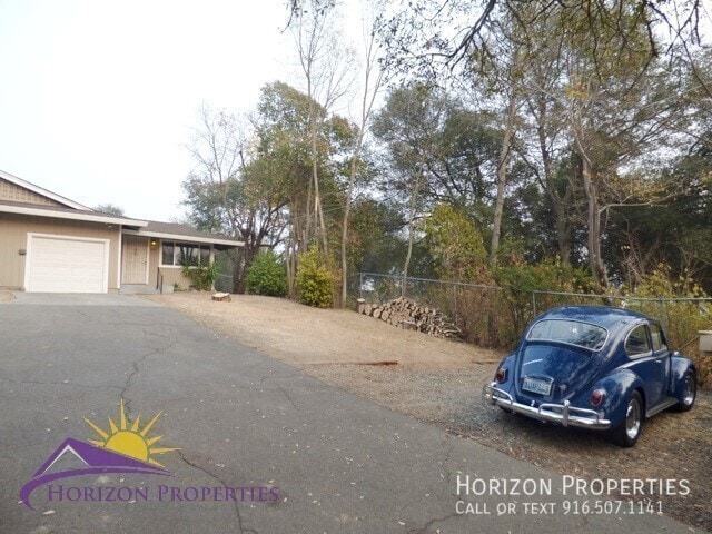 Building Photo - 4000 Earnscliff Ave