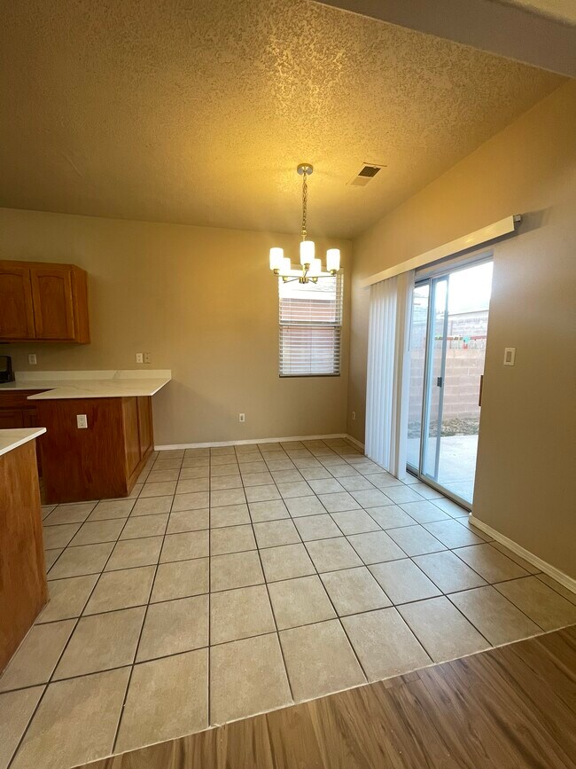 Building Photo - 919 Molten Pl NW