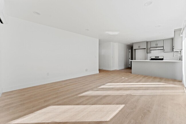 Building Photo - 13615 Glenhaven Dr