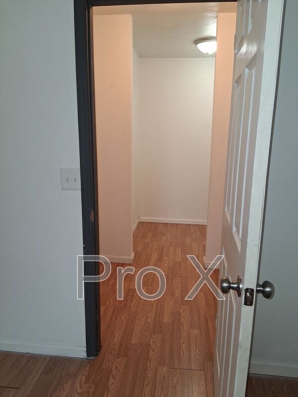 Building Photo - 217 E Adobe St