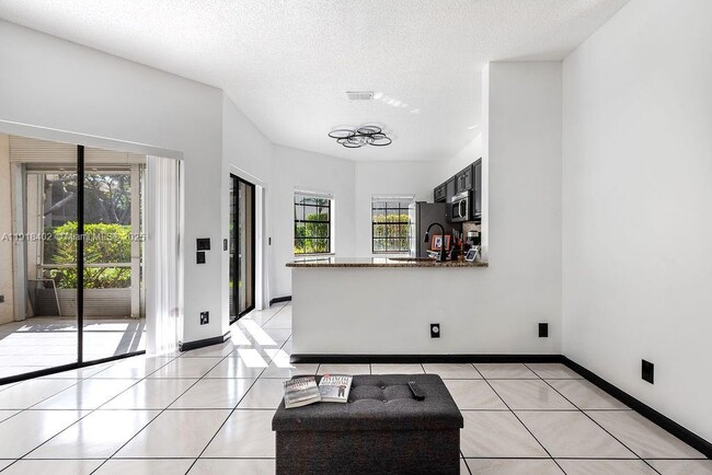 Building Photo - 6641 Via Regina