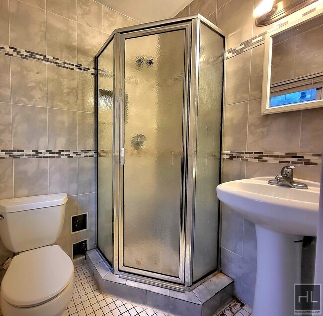 Building Photo - GOTHIC DRIVE