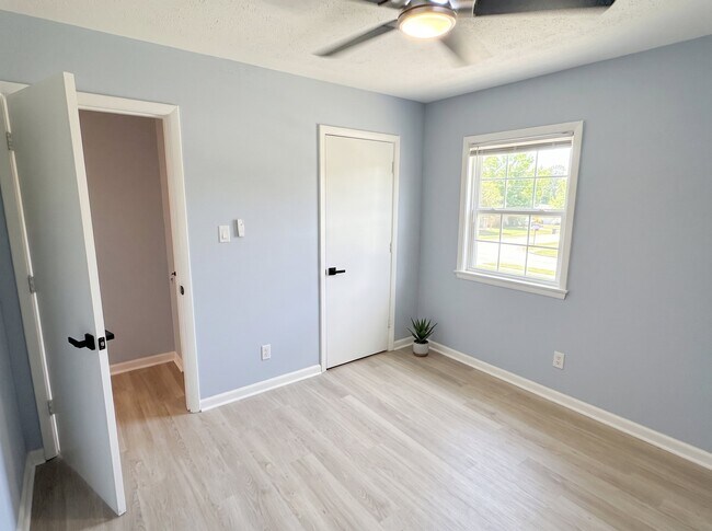 Building Photo - 512 Boundary Ln