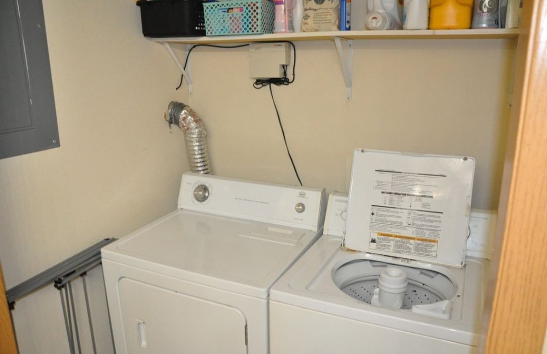 Building Photo - 324 7th Ave S