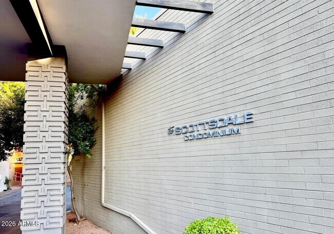 Building Photo - 6125 E Indian School Rd