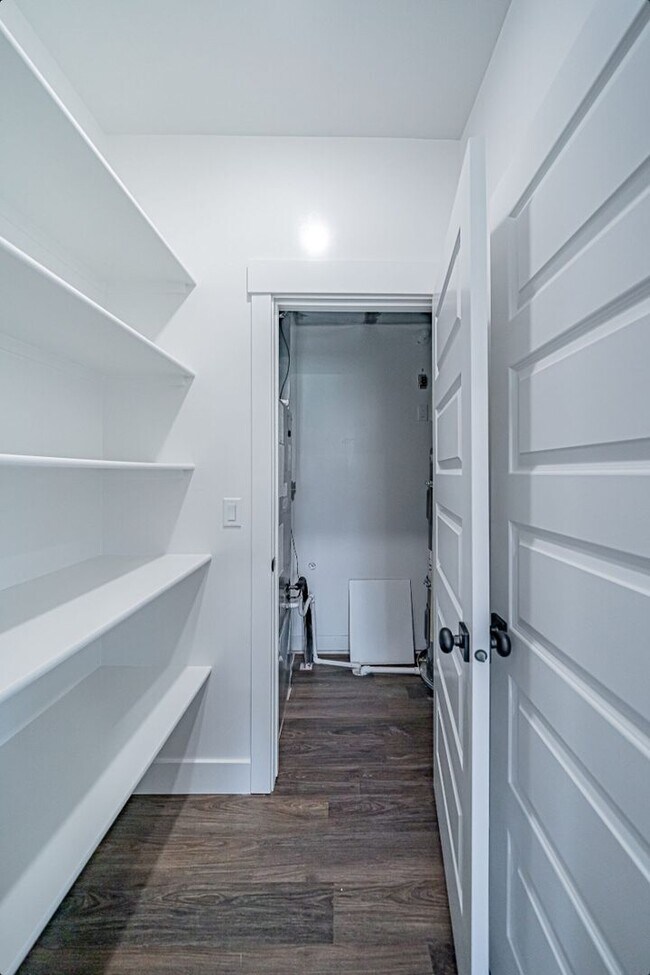 Building Photo - Beautiful 4-Bedroom Townhome for Rent off of Sunnyside in Idaho Falls