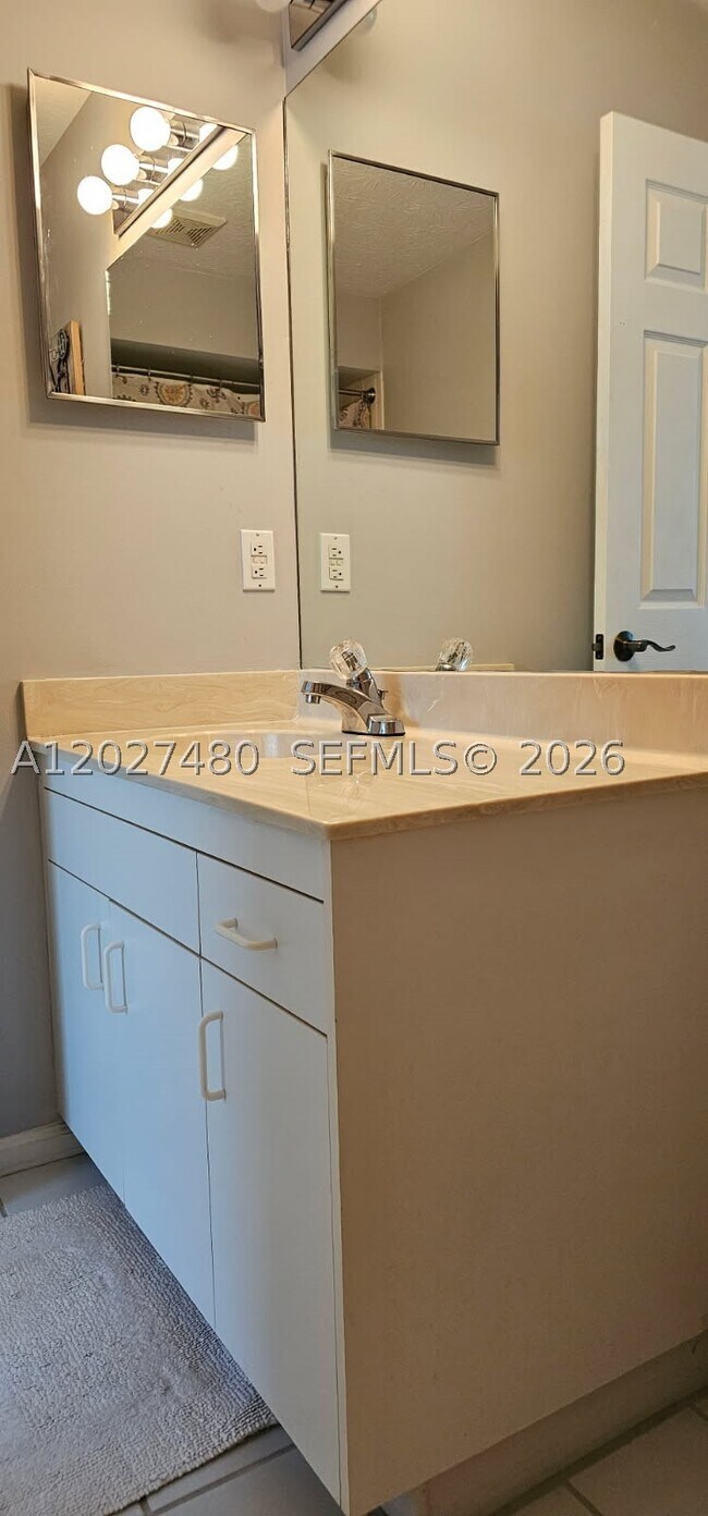 Building Photo - 2058 SE Wild Meadow Cir