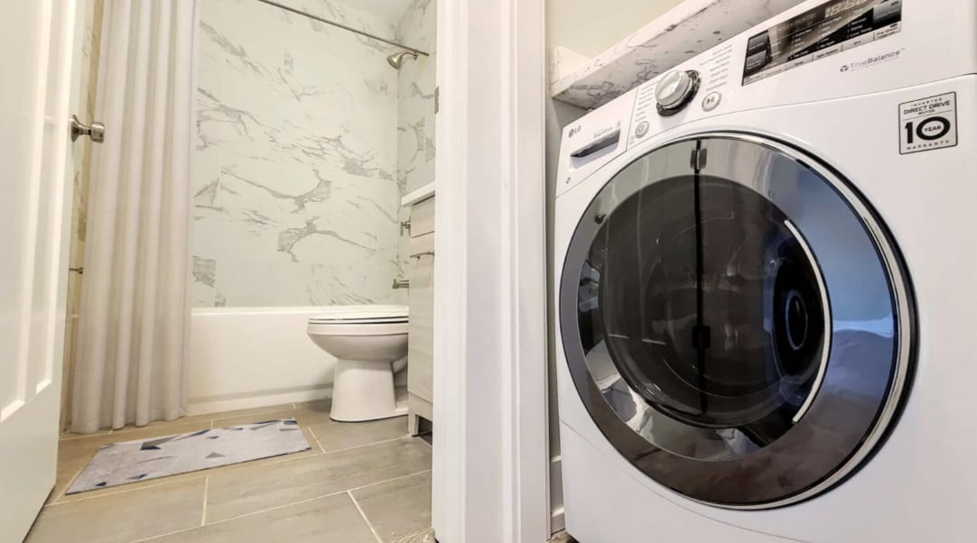 Building Photo - 456 W Barry Ave