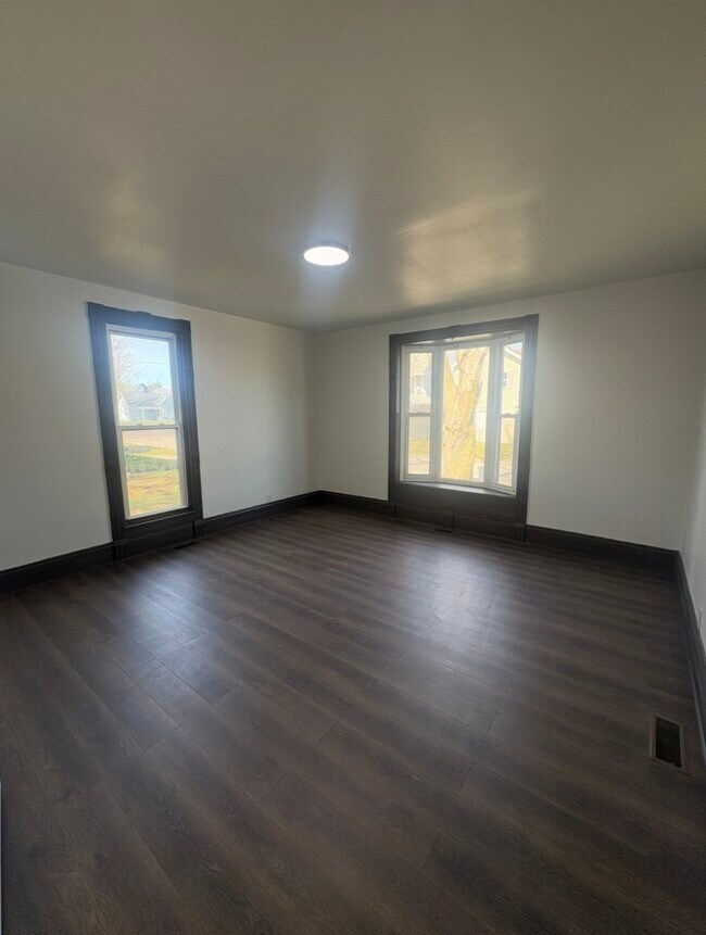 Building Photo - 253 W Morrison St