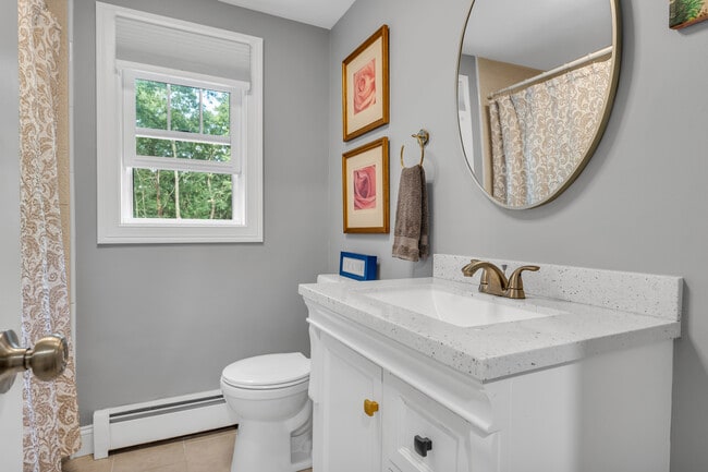 Building Photo - 32 Twin Bridge Rd