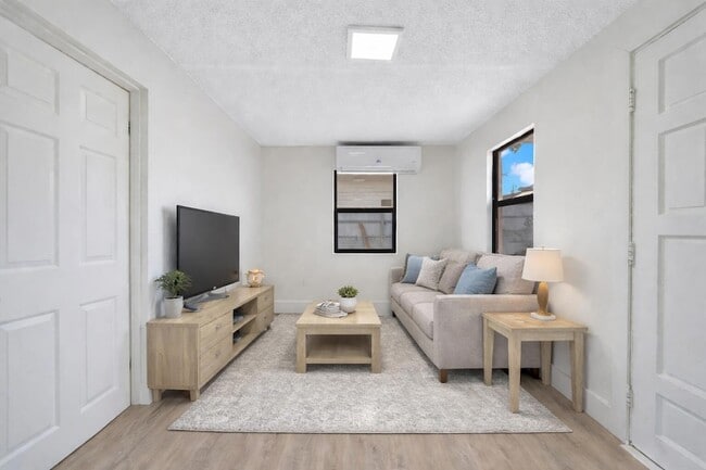 Building Photo - 2428 NW 28th St