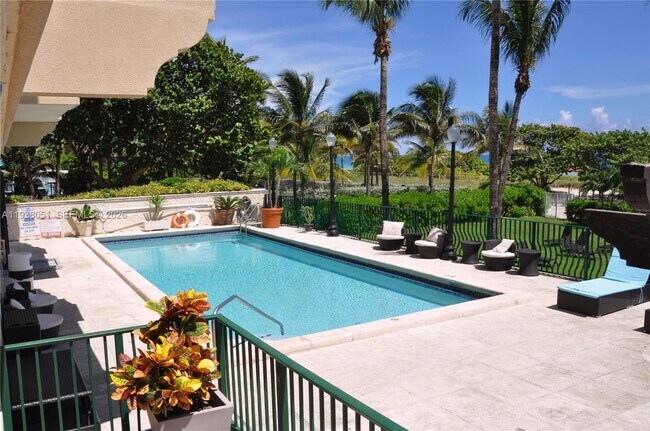 Building Photo - 9195 Collins Ave