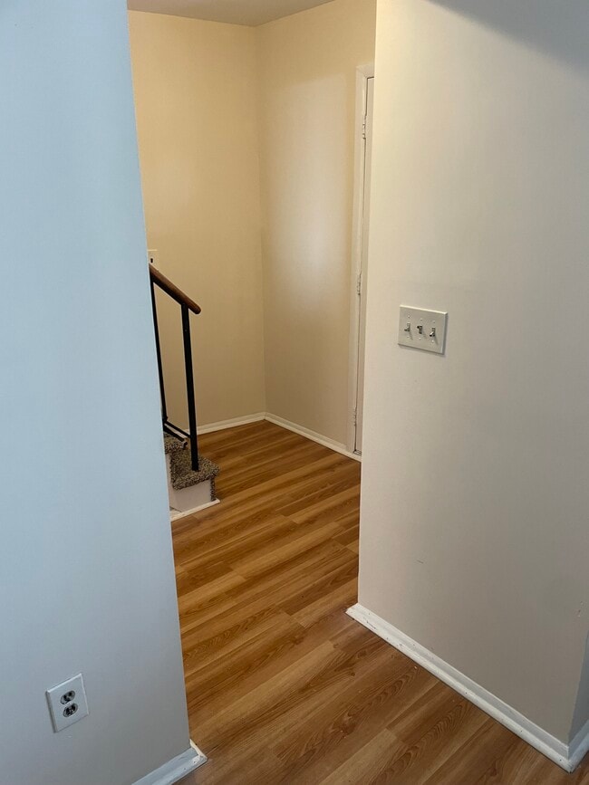 Building Photo - 496 Elverton Ave