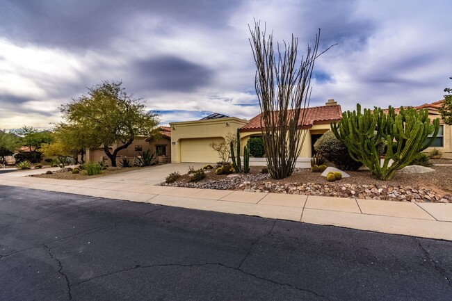 Building Photo - 14021 N Desert Butte Dr