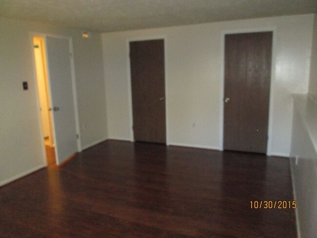 Building Photo - Tow bedoom Condo