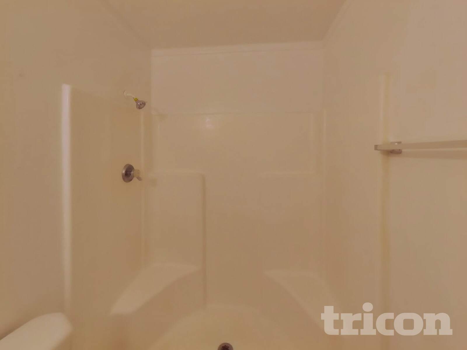 Building Photo - 828 N Pine Ct