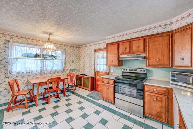 Building Photo - 454 Hickory St