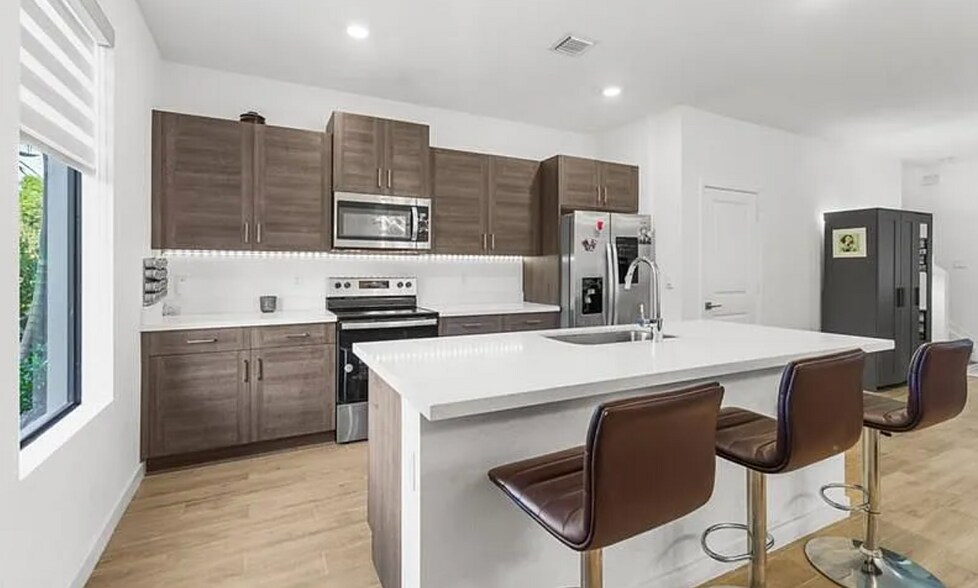 Building Photo - 531 NW 17th St