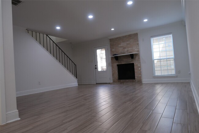 Building Photo - 14209 Briarsage Ct