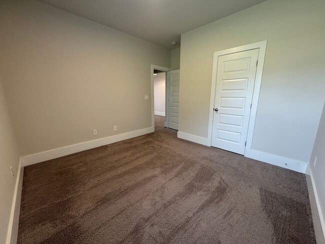 Building Photo - 154 Fernhill Dr NW