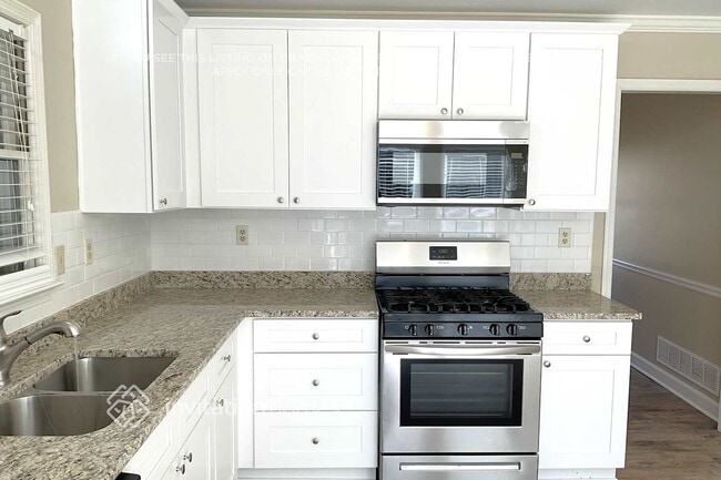 Building Photo - 865 Trailside Ln SW