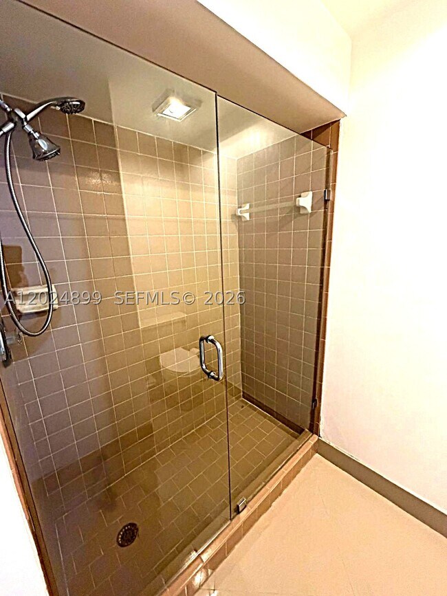 Building Photo - 6620 Tiburon Cir