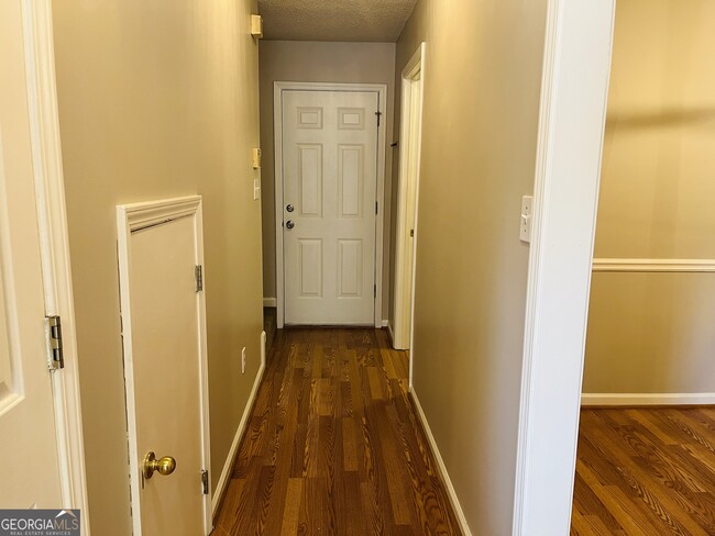Building Photo - 155 Woodstream Wy