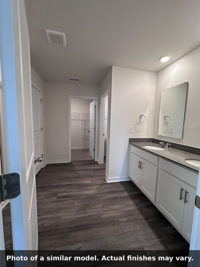 Building Photo - Brand New Home located at the Hamptons of Hickory!