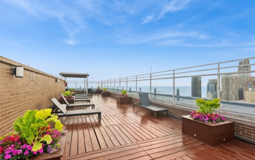 Building Photo - 260 E Chestnut St