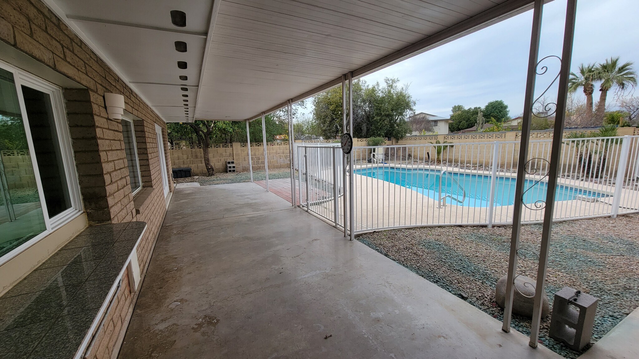Building Photo - 1328 E Hermosa Dr