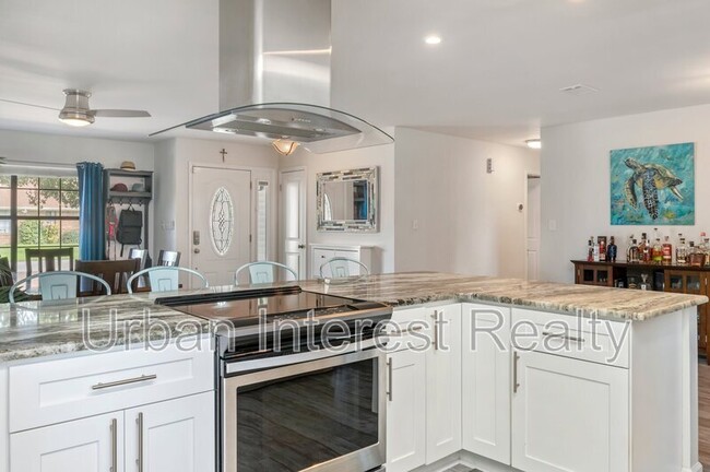Building Photo - 344 Sailfish Dr