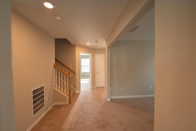 Building Photo - 2670 Fawn Point Dr