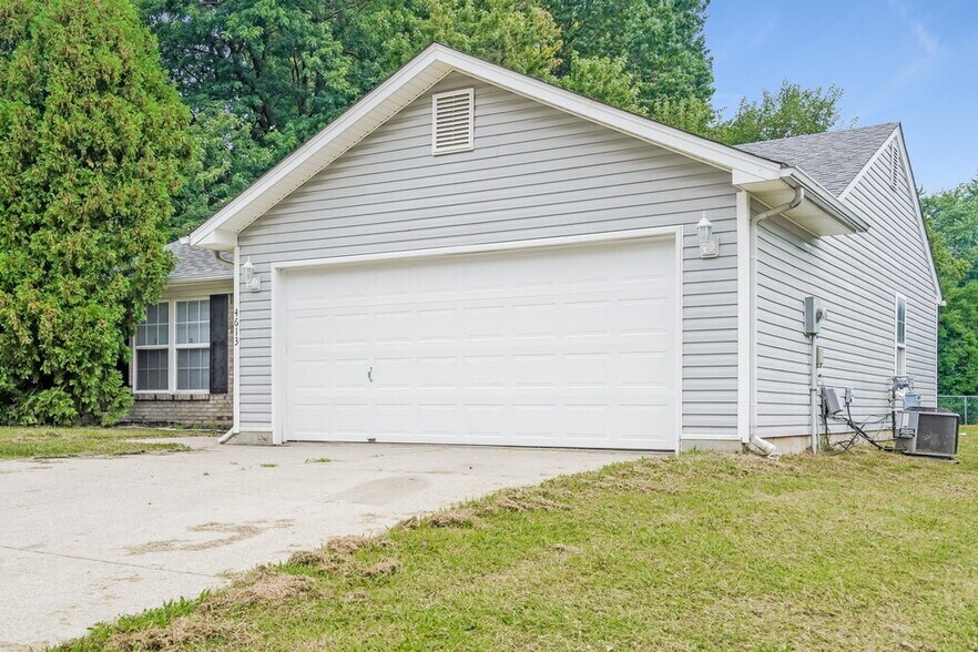 Building Photo - 4613 Lunenburg Dr