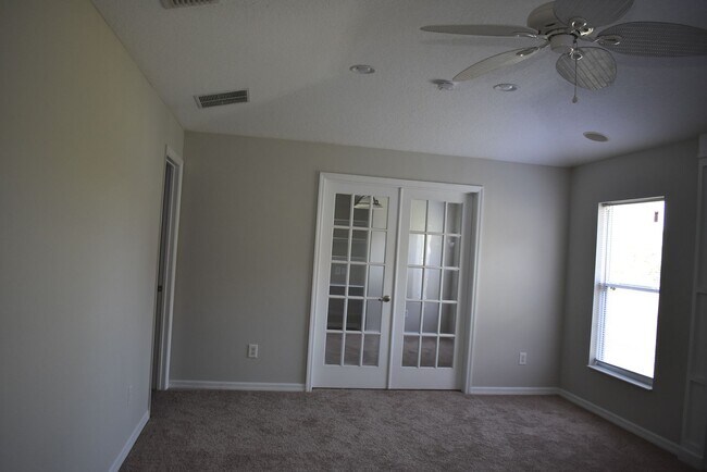Building Photo - 2415 Sabastian St